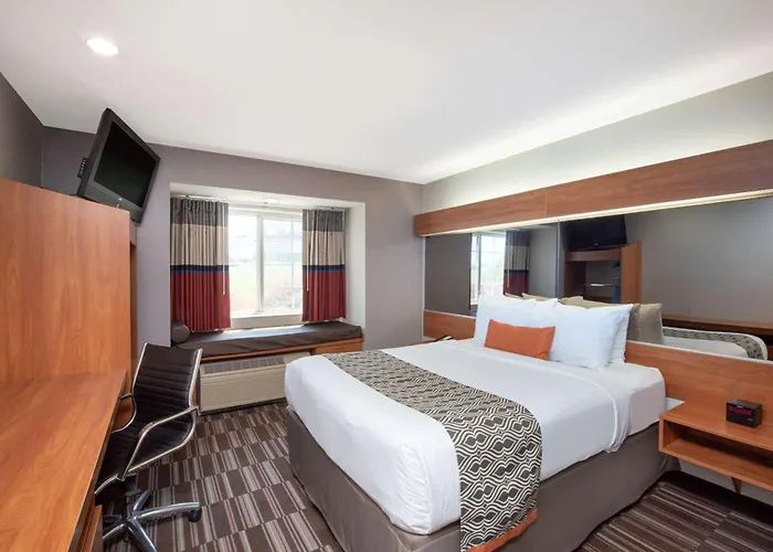 Hotel Microtel & By Wyndham 2*