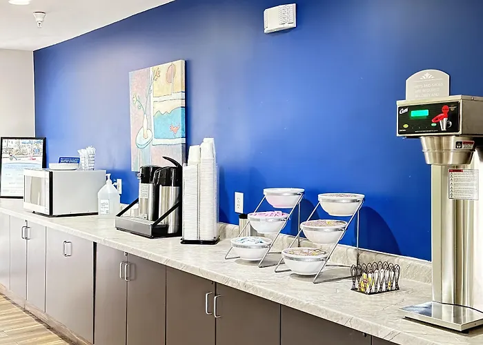 Hotel Microtel & By Wyndham 2*