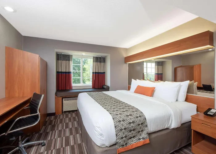 Microtel & By Wyndham Hotel 2*