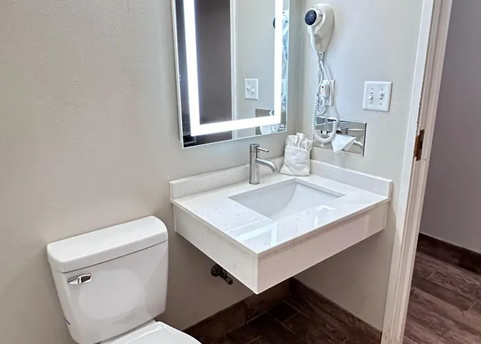 Microtel & By Wyndham Springfield