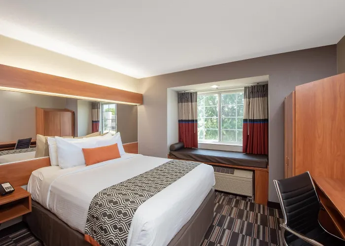 Microtel & By Wyndham 2*