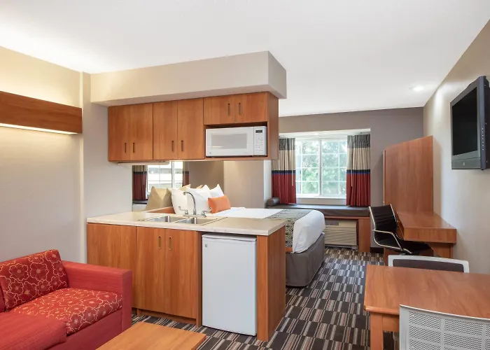 Hotel Microtel & By Wyndham
