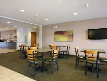 Microtel & By Wyndham Hotel 2*