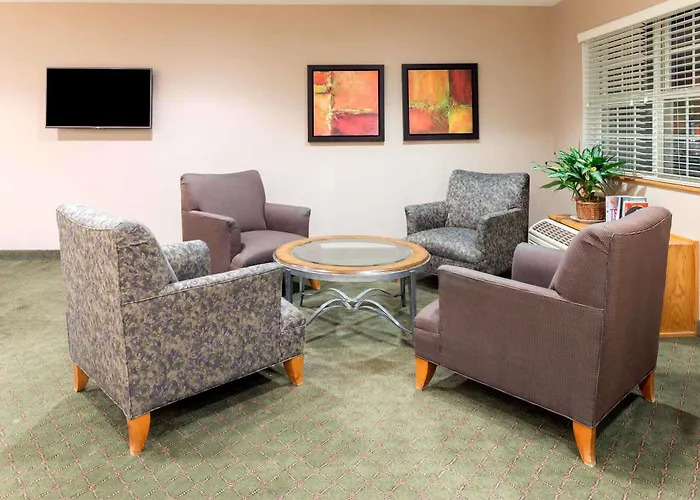 Hotel Microtel & By Wyndham 2*