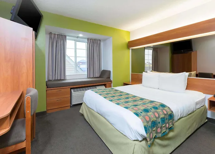 Microtel & By Wyndham 2*