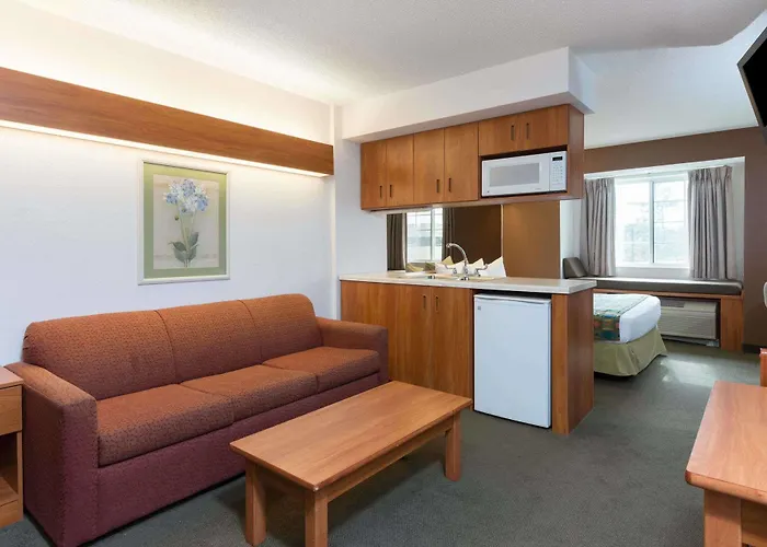 Microtel & By Wyndham Hotel 2*