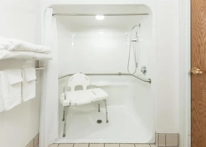 Hotel Microtel & By Wyndham 2*